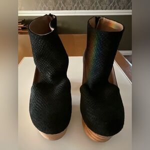 Free People
Black Textured Women's Platform Boots